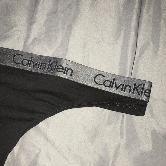 Calvin Klein Women’s Thong🆕 - Picture 2 of 10